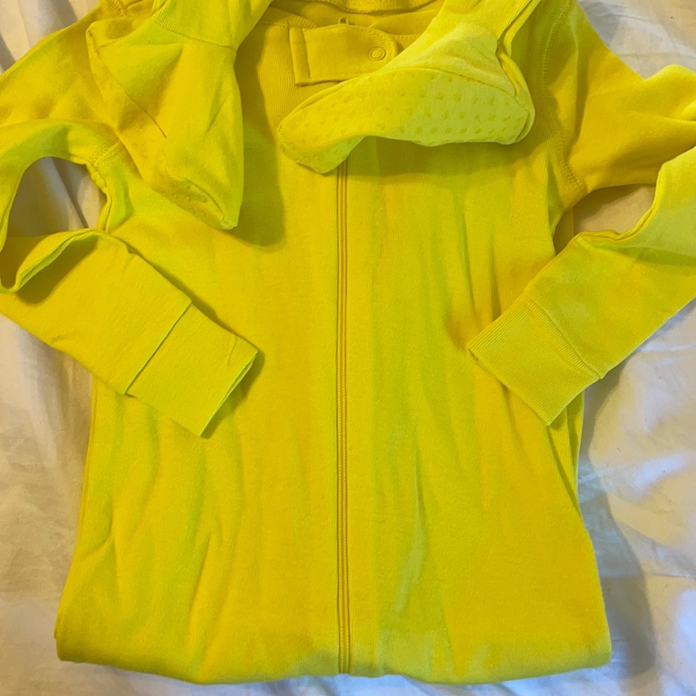 Primary organic footie pajamas size 18-24 no
